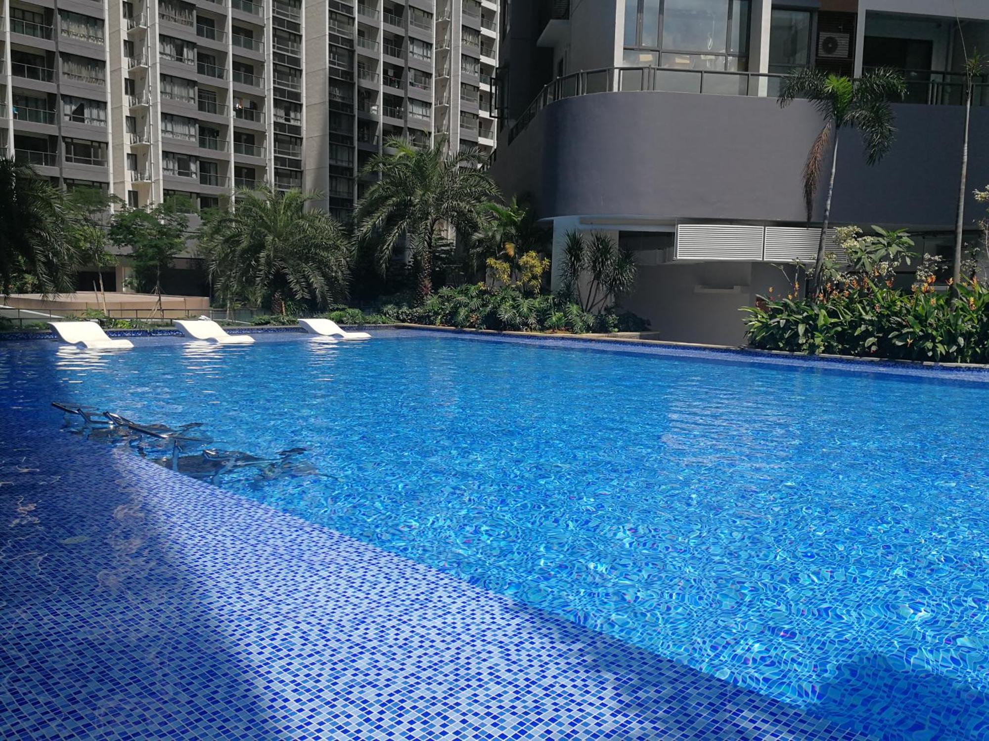 Jb Ciq-r&f Shopping Mall Apartment *