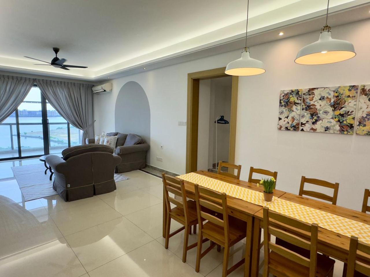 Apartment Jb Ciq-r&f Shopping Mall *