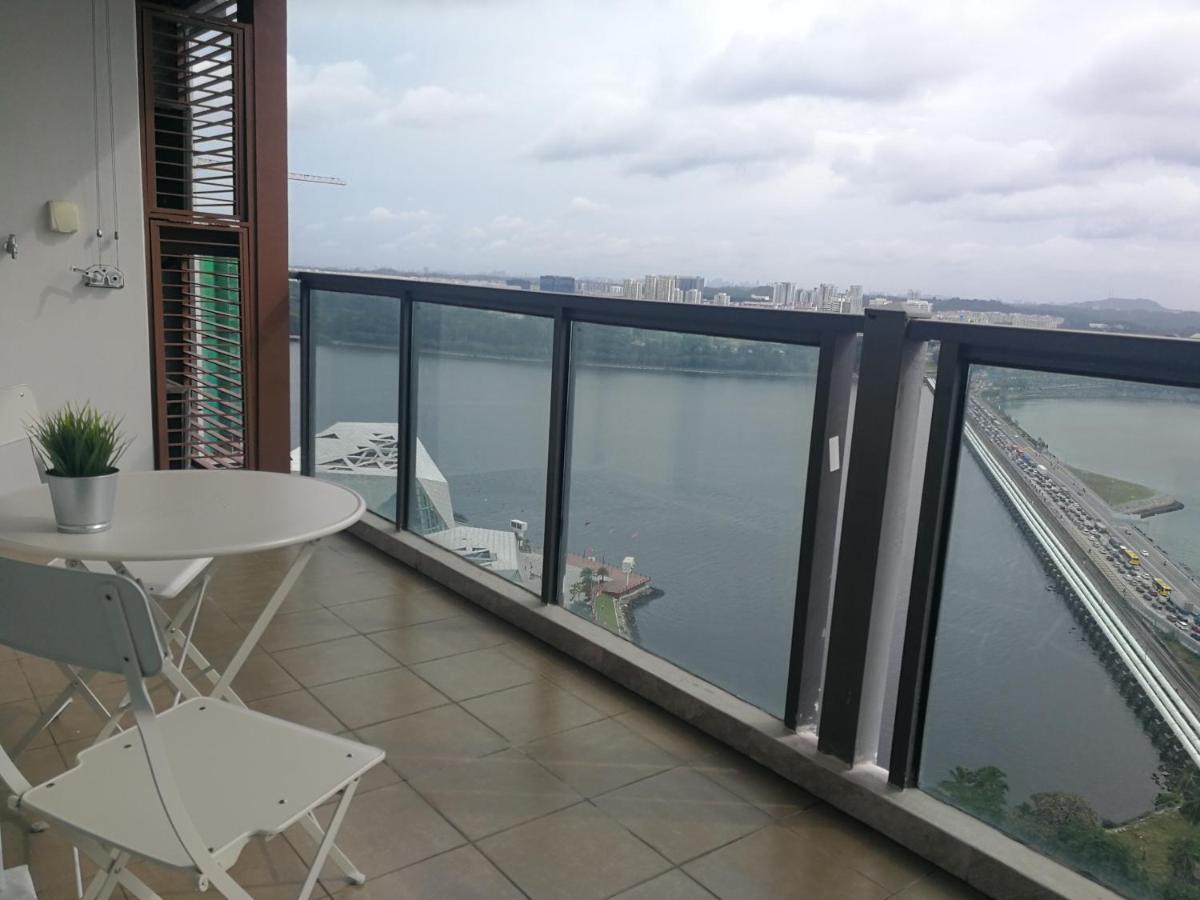 Pangsapuri Jb Ciq-r&f Shopping Mall